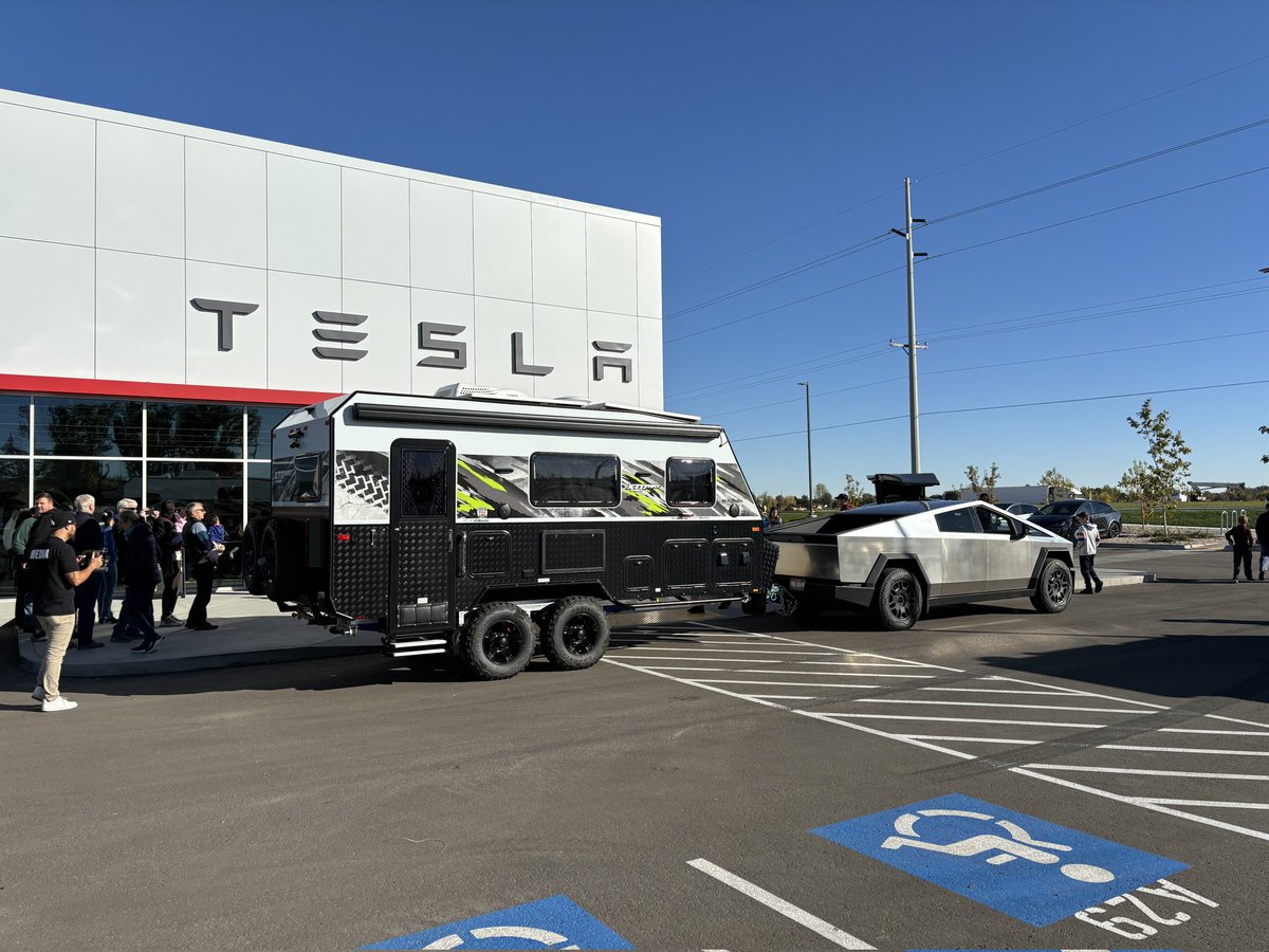 stevozammit's tweet photo. Towing our 6000lb MDC  travel trailer with the Cybertruck 
@elonmusk #Cybertruck #Tesla https://t.co/EGsfjXiT7X