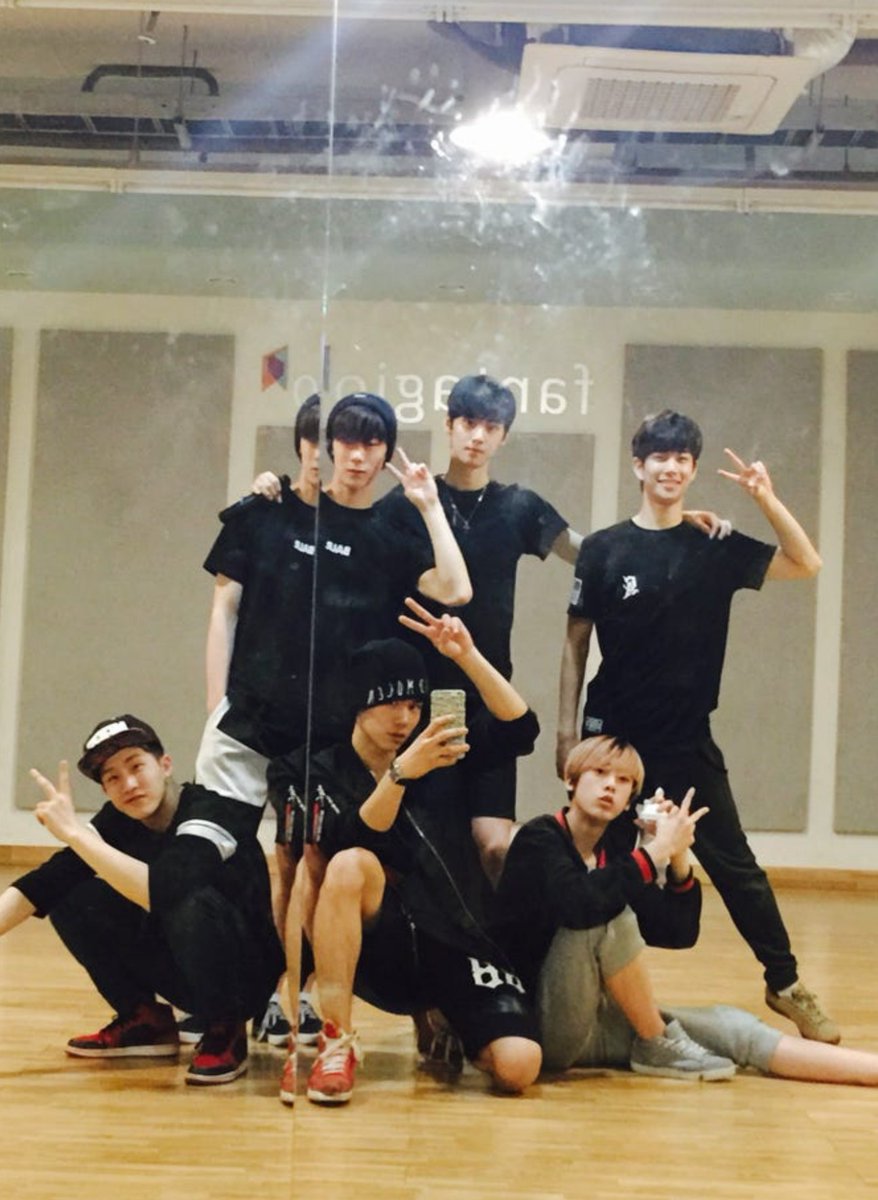 6026Momo's tweet photo. I vote for  #astro at  #2024MAMAVOTE  @offclASTRO https://t.co/We91g6gowl