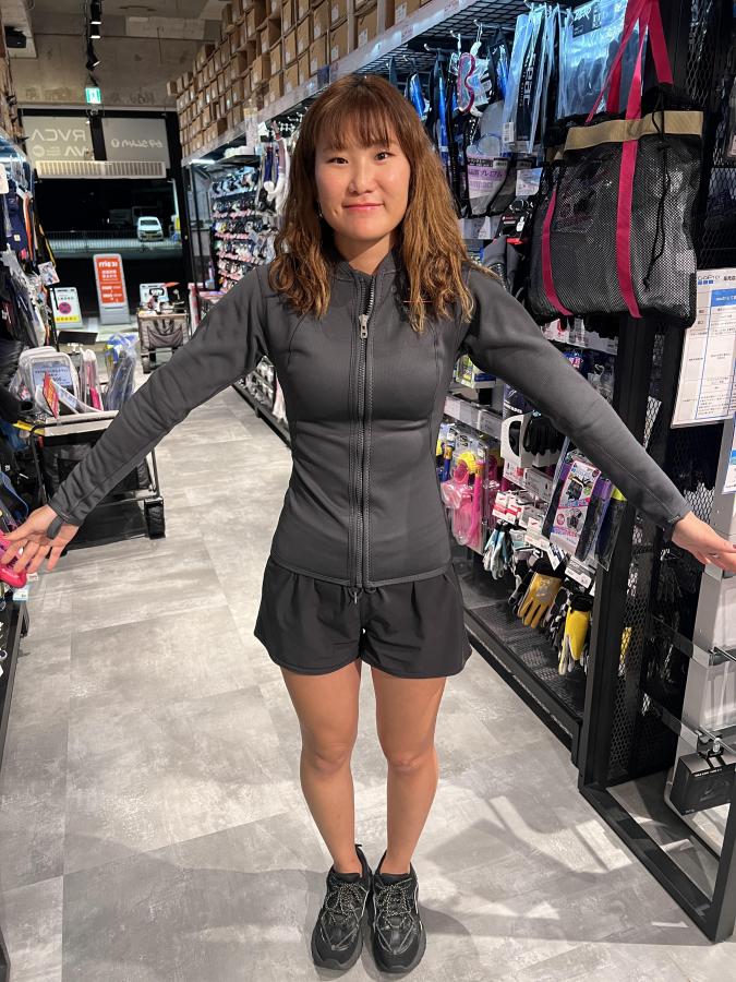 mic21_cs's tweet image. 寒い日のダイビングでもシャークスキンがあれば安心❤
１枚でも着れてウェットスーツやドライスーツの中にも着られる便利で頼もしいインナー～！
一年を通して使用できます♪
blog.mic21.com/blog/show/blog…
blog.mic21.com/blog/show/blog…
#mic21 #ダイビング #SHARKSKIN #インナー #防寒 #保温 #チタン #速乾性