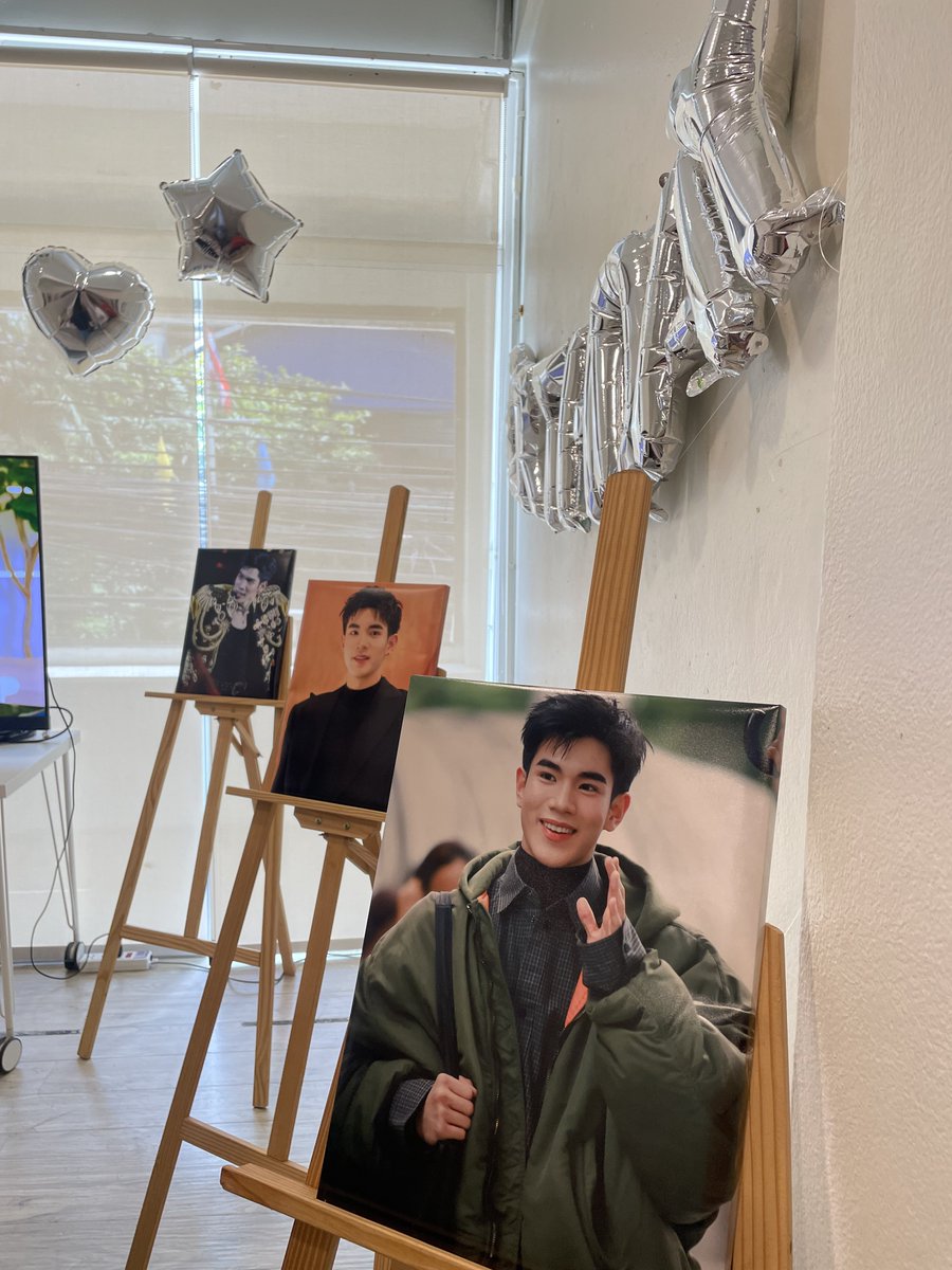 ตื่นเต้นแล้ว จริงๆ รูปไหนก็ได้ชอบทุกรูปเลย แค่อยากลุ้นตอนแกะพัสดุ >< 

#Fourth20thAlwaysProud