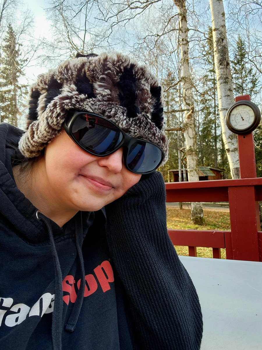 conspiracyfans's tweet photo. Zoo day #daily7 ๐ฏ pics!
Wonderful family day with brother & friends too!!!
(Yes, we visited the zoo in 40ยบ weather, we're Alaskans, hello) https://t.co/C9XGYPg4KV