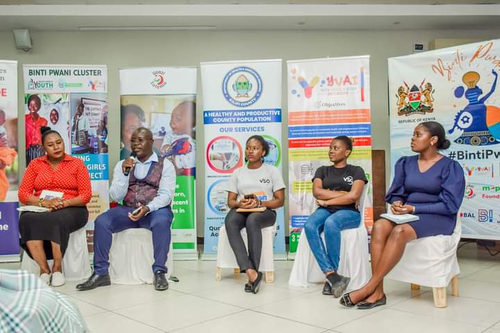 Youth_Dare's tweet image. The #BintiPwaniSummit2024 offered a platform for the AGYWs to learn from their mentors and seniors, with numerous panelist sessions bringing on board county representatives, CSOs representatives, young mothers/persons who shared their experience and community leaders. 
#youthdare