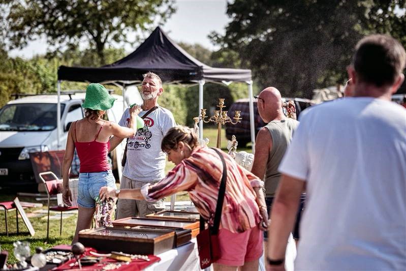 There's lots to see and do at the Antiques and Collectors Fair by Love Fairs this weekend!

With 400+ fantastic indoor and outdoor stalls, come along and see what treasures you could discover!

For more information, follow the link below:
👉 bit.ly/49LUYin