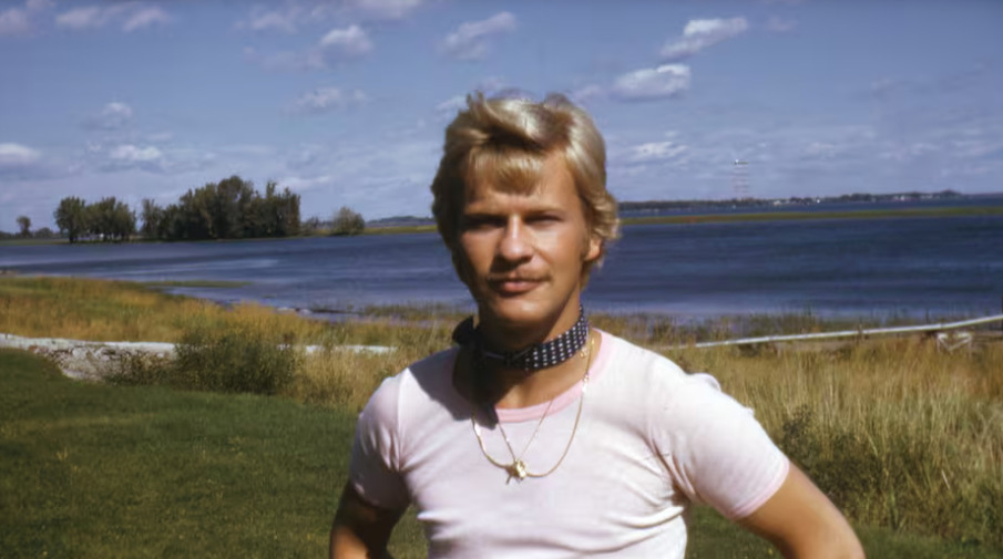 Histoire: "Patient zéro": la création d'un mythe 

Quand le journaliste Randy Shilts crée de toutes pièces le mythe du "patient zéro", un homme qui aurait importé le VIH aux Etats-Unis au début des années 80. 

strobomag.com/fr/news/2024-1…