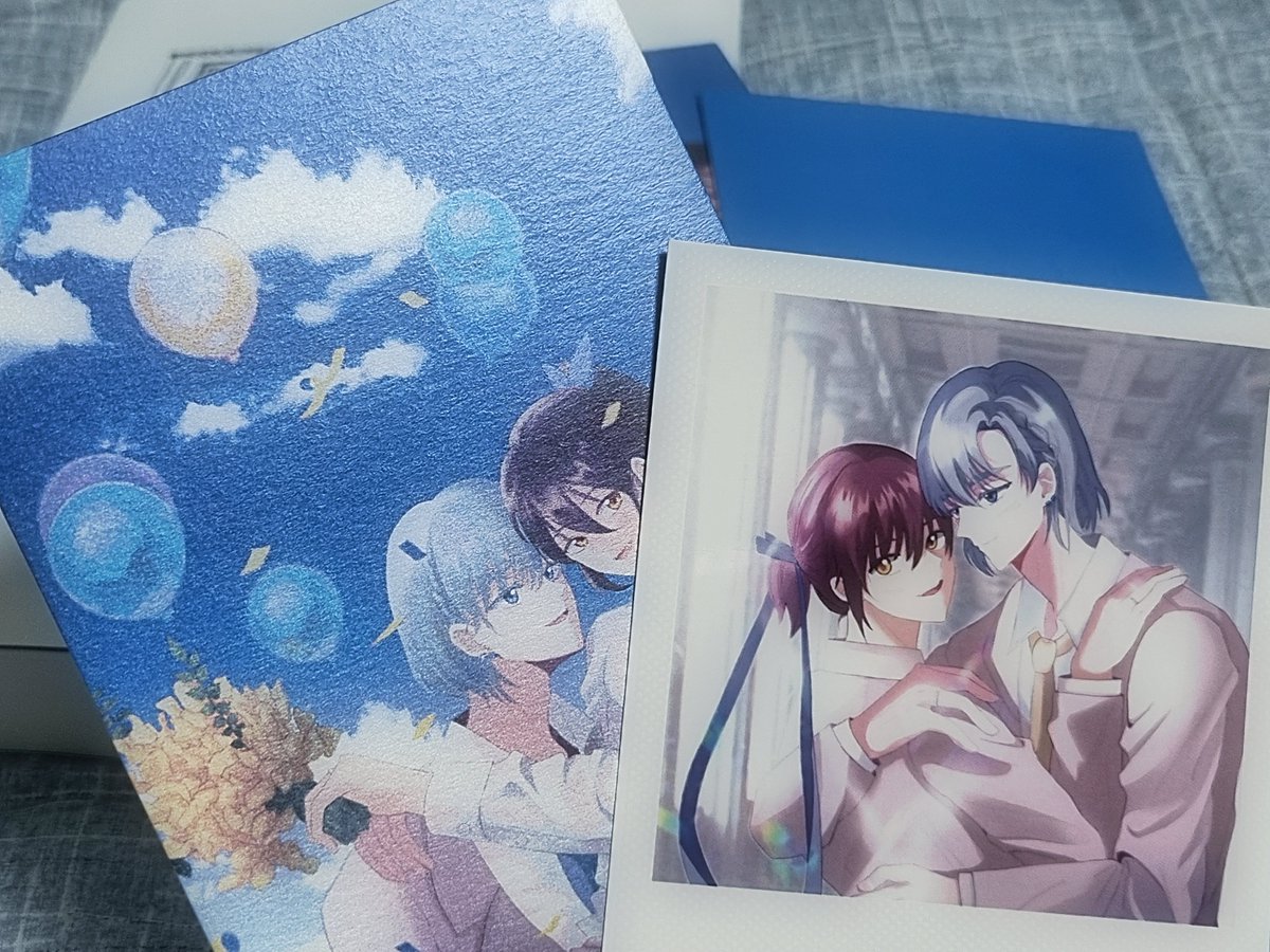 여기에도 올릴래요(안되는거면 누구보다 빠르게 삭제) 두께보고 ㄹㅇ행복해짐
못참고 두편정도 읽어버렸는데 하.................................또 감상문써야돼.....................
재판 감사합니다🥹🩵🩵 이미 3번째 후기라 짧게 씁니다.