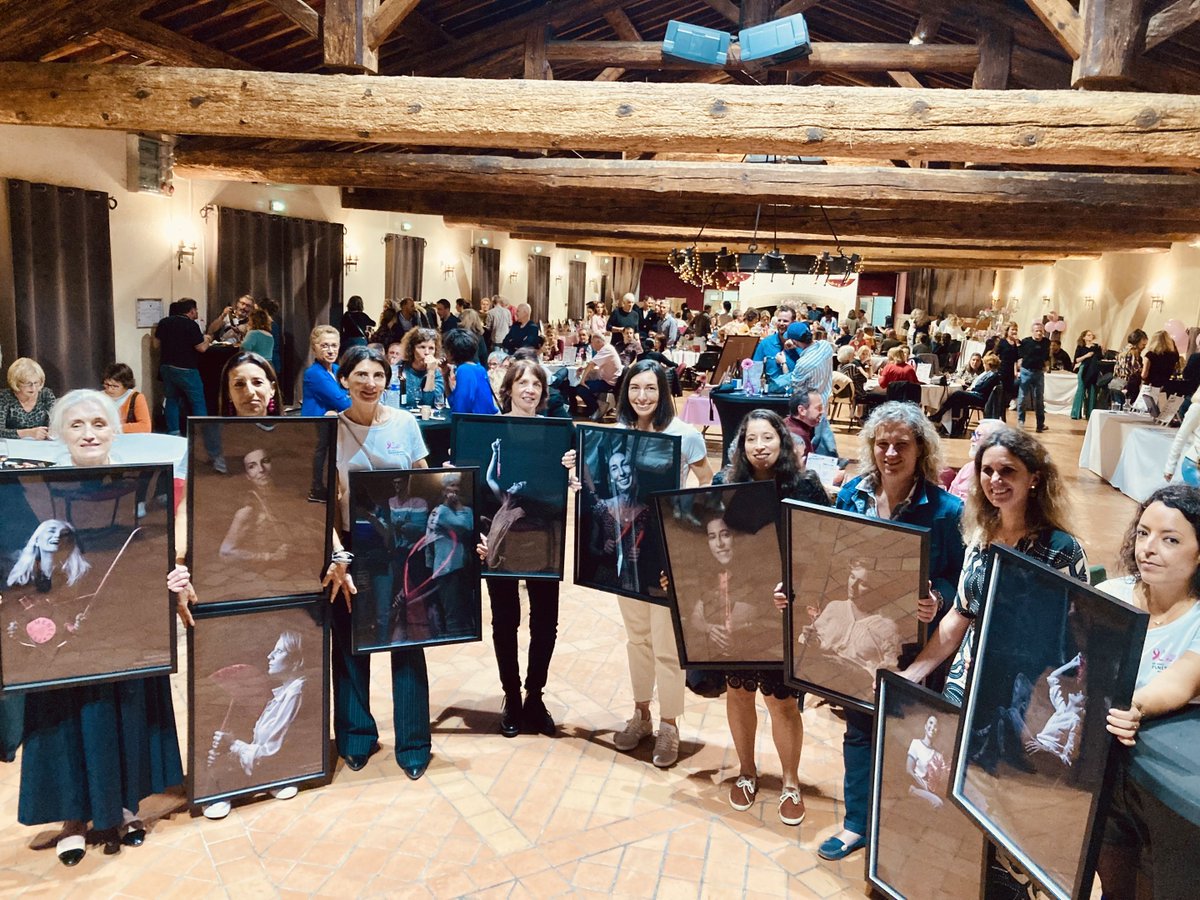 Merci <a href="/Midilibre/">Midi Libre</a> 
🎀"Les portraits photographiques de 12 vigneronnes de l’appellation ont été vendus aux enchères
Engager notre collectif dans cette campagne
C’est notre manière à nous de nous mobiliser et d’engager notre collectif dans cette campagne" 
midilibre.fr/2024/10/19/oct…