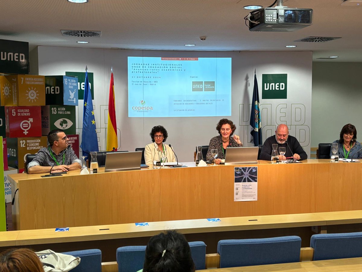 Hoy se celebran las Jornadas institucionales UNED de Educación Social "Avances-retos académicos y profesionales".

extension.uned.es/actividad/3975…

Foto. Mesa Funciones Socioeducativas y ámbitos prioritarios de actuación de educadoras/es sociales