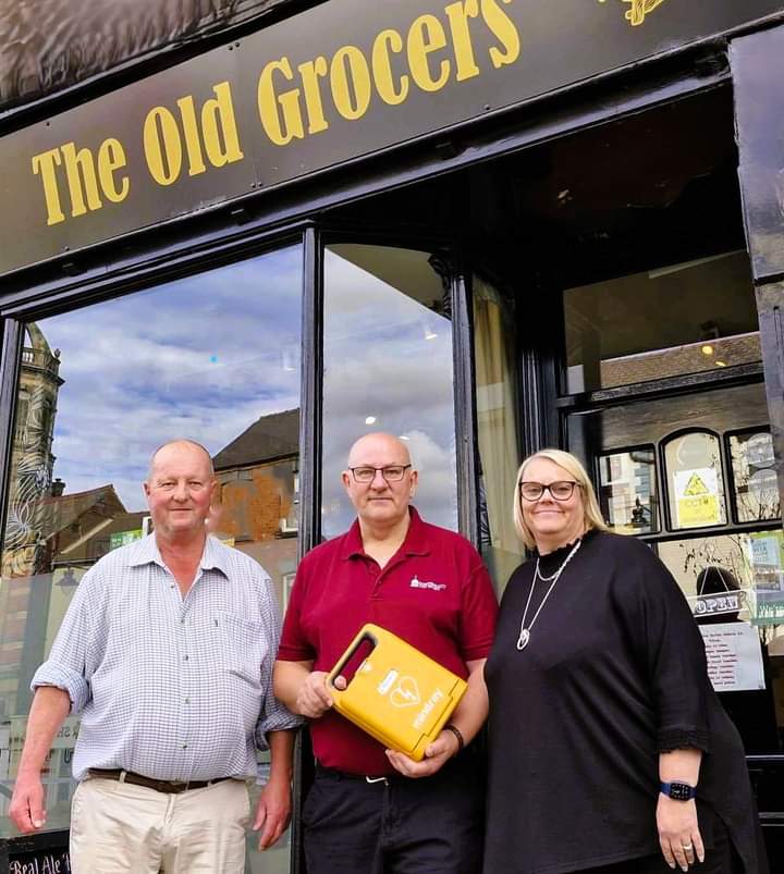 Pontefract Civic Society is pleased to announce ongoing success in a public fundraising appeal to install an Defibrillator (AED) on Pontefract Town Hall; a project which has been accepted and supported by Wakefield Council.

To read more here is the link:
civicvoice.org.uk/news/defibrill…