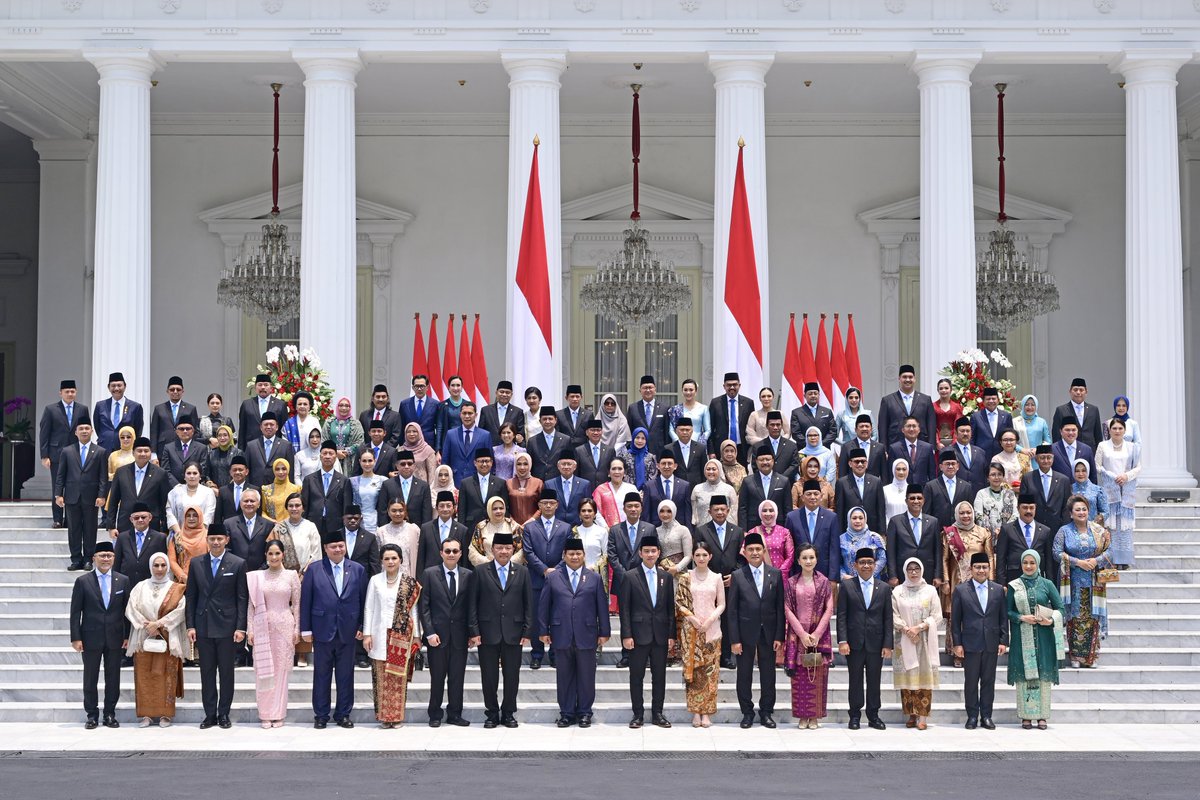 Alhamdulillah, hari ini saya mengemban amanah dari Pak Prabowo Subianto untuk menjadi Menteri Koordinator Bidang Pemberdayaan Masyarakat Kabinet Merah Putih periode 2024 - 2029.

Kemenko ini meliputi antara lain Kementerian Koperasi, Kementerian UMKM, Kementerian Ekonomi Kreatif,