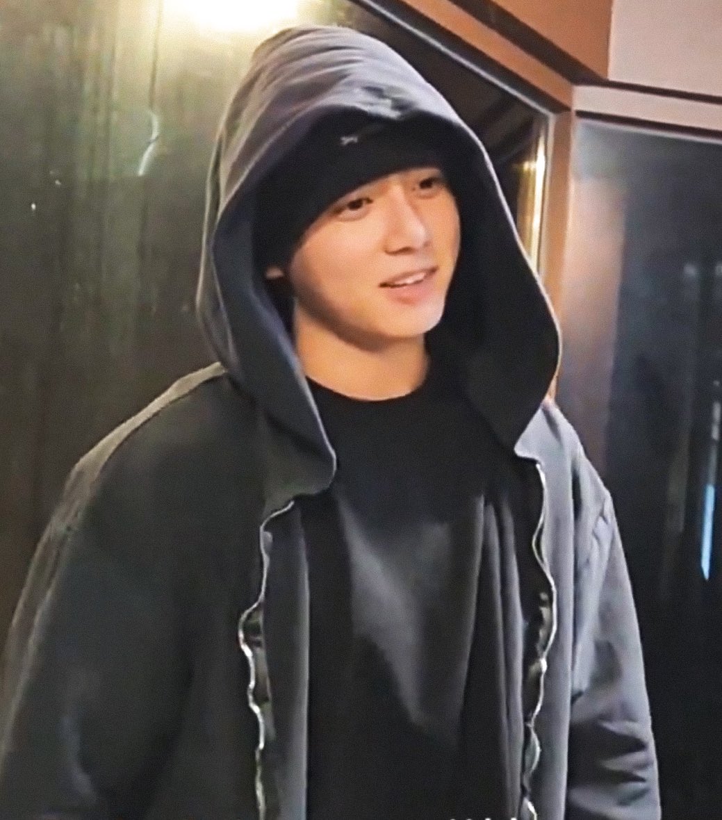 Jungkoo_gukkk97's tweet photo. Taa ~Daa~ https://t.co/PUmznHNBSm