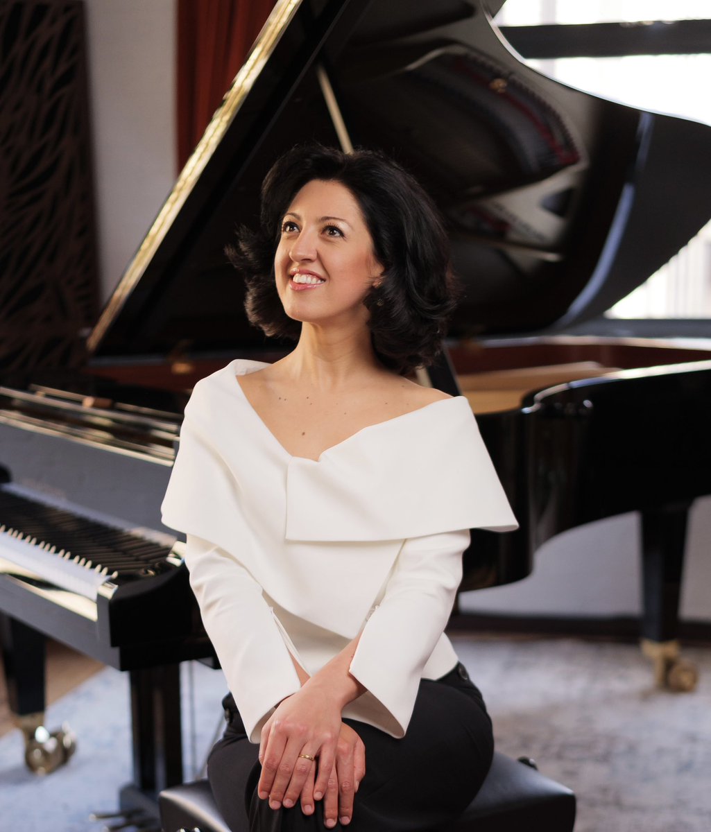 Alexandra Dariescu (@alexdariescu) on Twitter photo 🎹 This Wednesday: so happy to perform again with my dear friends <a href="/RNSinfonia/">Royal Northern Sinfonia</a> #dinissousa at the Sheffield Town Hall. #ClaraSchumann Piano Concerto sheffieldcityhall.co.uk/event/RoyalNor…
📸 <a href="/appleandbiscuit/">Alexander Barnes</a> 🎹 This Wednesday: so happy to perform again with my dear friends <a href="/RNSinfonia/">Royal Northern Sinfonia</a> #dinissousa at the Sheffield Town Hall. #ClaraSchumann Piano Concerto sheffieldcityhall.co.uk/event/RoyalNor…
📸 <a href="/appleandbiscuit/">Alexander Barnes</a>