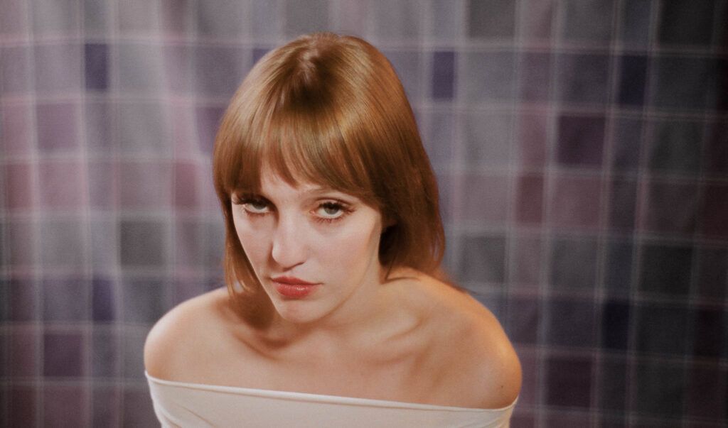 The Quietus (@thequietus) on Twitter photo Ahead of a run of European shows, Anastasia Coope speaks to <a href="/TristanGatward/">Tristan Gatward</a> about how a lifetime in New York and the domestic sphere shaped her dreamy yet deliberate debut album Darning Woman
Cosmic Breakthrough: An Interview with <a href="/Anastasiacooope/">Anastasia Coope</a>
buff.ly/4h76f0R Ahead of a run of European shows, Anastasia Coope speaks to <a href="/TristanGatward/">Tristan Gatward</a> about how a lifetime in New York and the domestic sphere shaped her dreamy yet deliberate debut album Darning Woman
Cosmic Breakthrough: An Interview with <a href="/Anastasiacooope/">Anastasia Coope</a>
buff.ly/4h76f0R