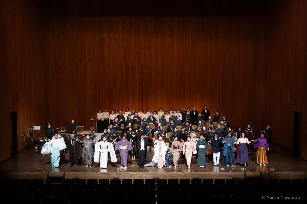 ShinshuOpera's tweet photo. 《蝶々夫人》終演致しました。
多くのお客様にご来場頂き誠にありがとうございました！

オーケストラや合唱、ソリストそしてお客様が、東京を始め全国から飯山に集まりました。

これからもオペラを通して、故郷のように、いつでもこの町飯山に来たくなるような企画をしていきたいと思います！ https://t.co/qoTorwqFUh