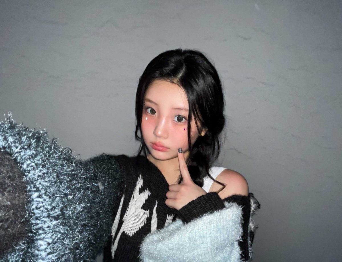 ILLIT_twt's tweet image. 추추추추 체리쉬 마이 럽 💕

#ILLIT #아일릿 #WONHEE #원희 
#Cherish #MyLove