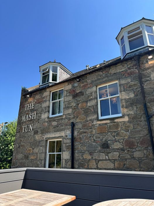 📷📷📷
#moray #aberlour #holiday #whiskymerchant #therealmashtu #scottishpub #whiskycountry #speyside #MeetUsInSpeyside #scottishfoodanddrink #scottishhospitality #themashtunaberlour #whiskybar #visitscotland #bookagetaway #holidaytime #glenfarclas #glendronach #riverspey