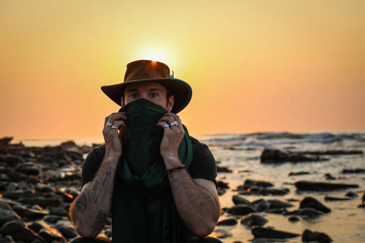 South African indie musician #CapeJay shares stunning single 'Brazilia'

indie-music.co/.../emerging-s…