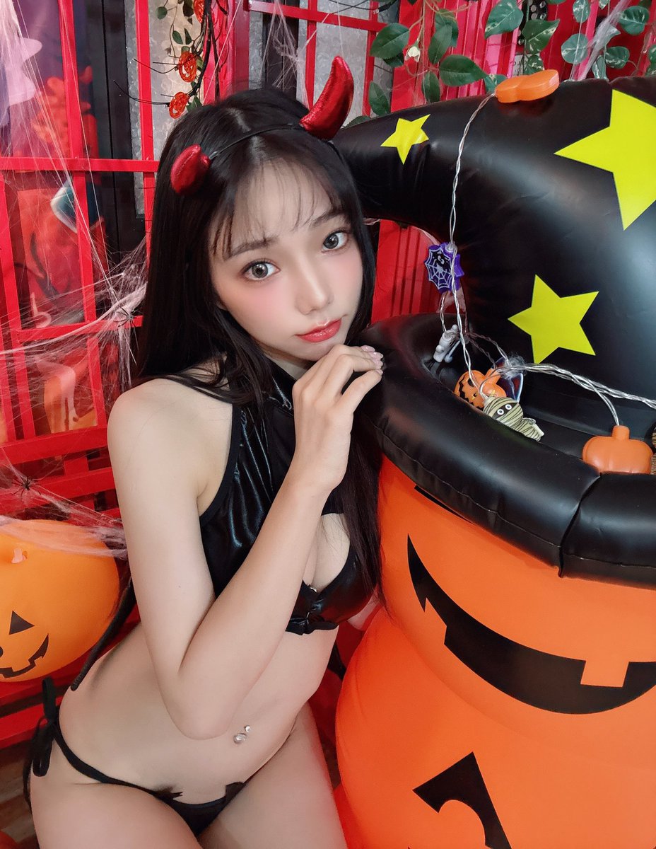 今天晚上10-12點開JKF直播別跑錯地方嘍～
南瓜🎃比賽最後一天❗️
每10個南瓜🎃
就可以解鎖一張性感私藏小惡魔照😈
https://t.co/CoeHBbOxuz https://t.co/S5InL7goCU