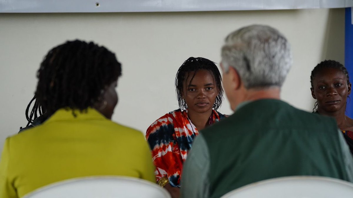 Today in Uganda’s Rwamwanja refugee settlement home to over 99,000 refugees, High Commissioner <a href="/FilippoGrandi/">Filippo Grandi</a> is meeting refugee women who recently fled conflict in DR Congo.

Grateful to Uganda for welcoming refugees and continue to urge more global solidarity for the response.