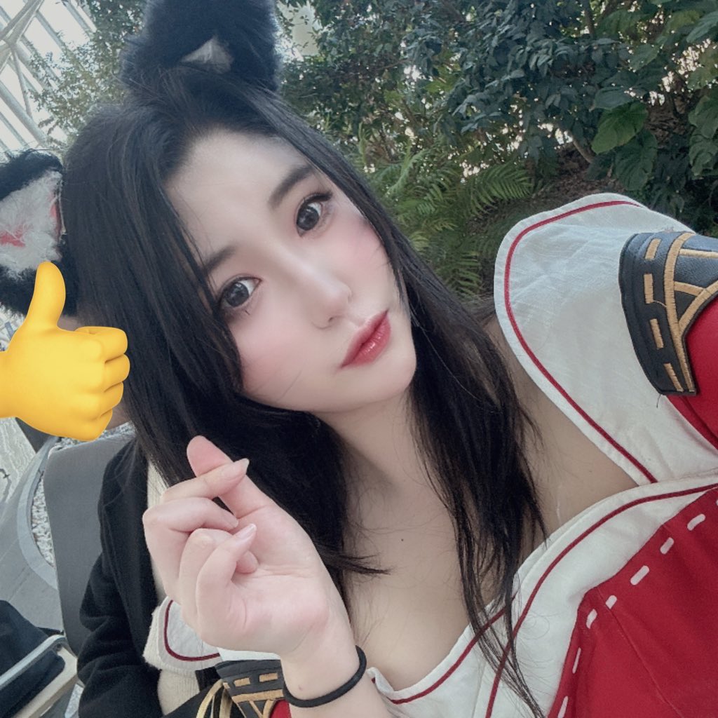 #코스어_𝕏친소 
#웹페_𝕏친소 

꼬리 아홉개 아리 맞습니다.
2년 정도 쉬다가 다시 복귀했어요 🐰

코스는 주로 게임 여캐 위주!
화려한거 좋아해요.

근데 씹덕이라 애니도 좋아함.