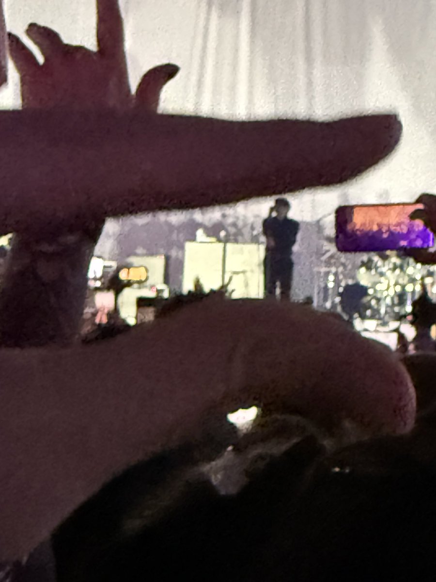 failwife1999's tweet image. 1 centimeter tall #mcrwwwy2