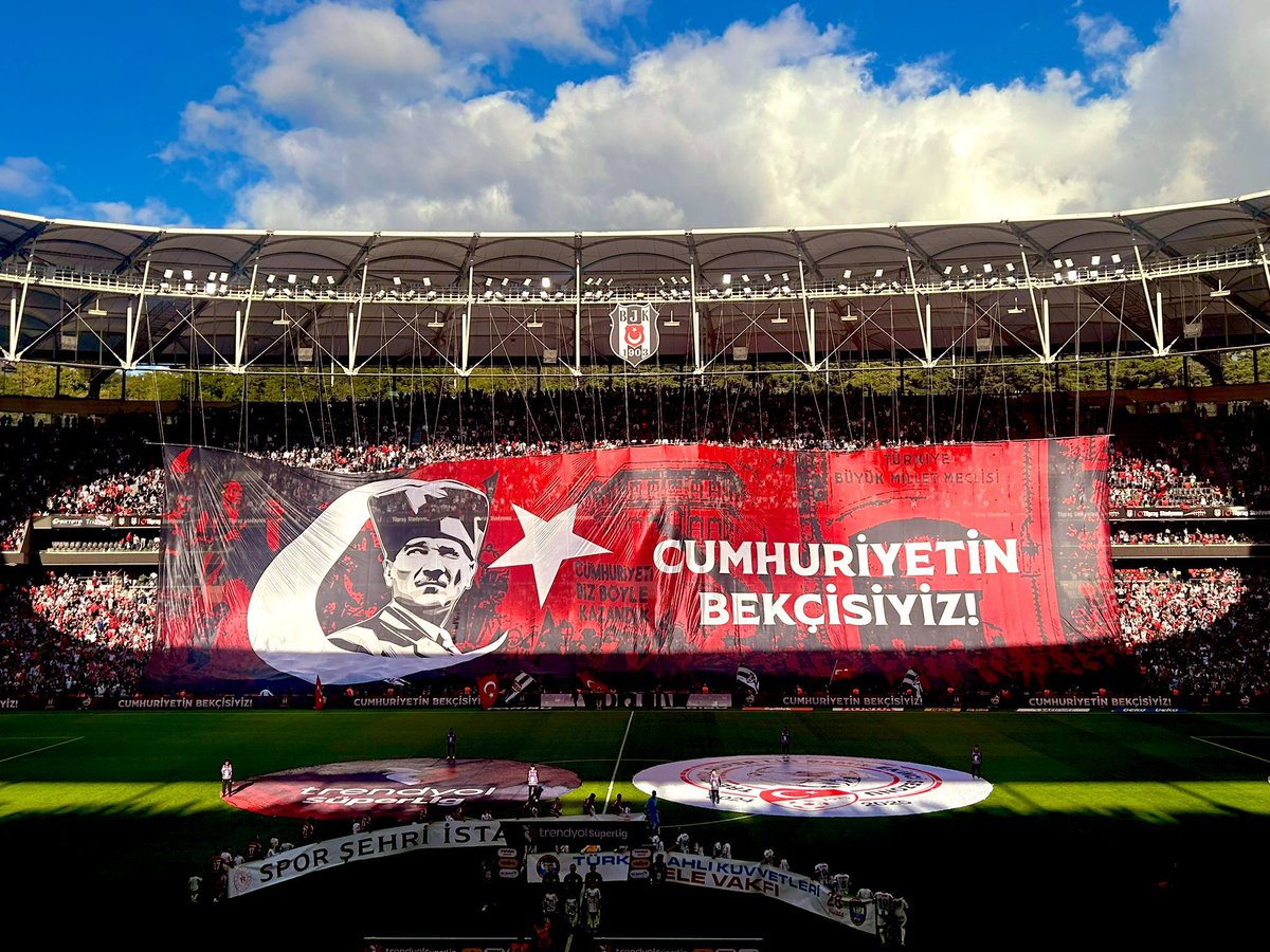 Türk milleti için hayırlı, Galatasaray camiası için kapkara bir gün.

#CumhuriyetinBekçisiyiz 🇹🇷