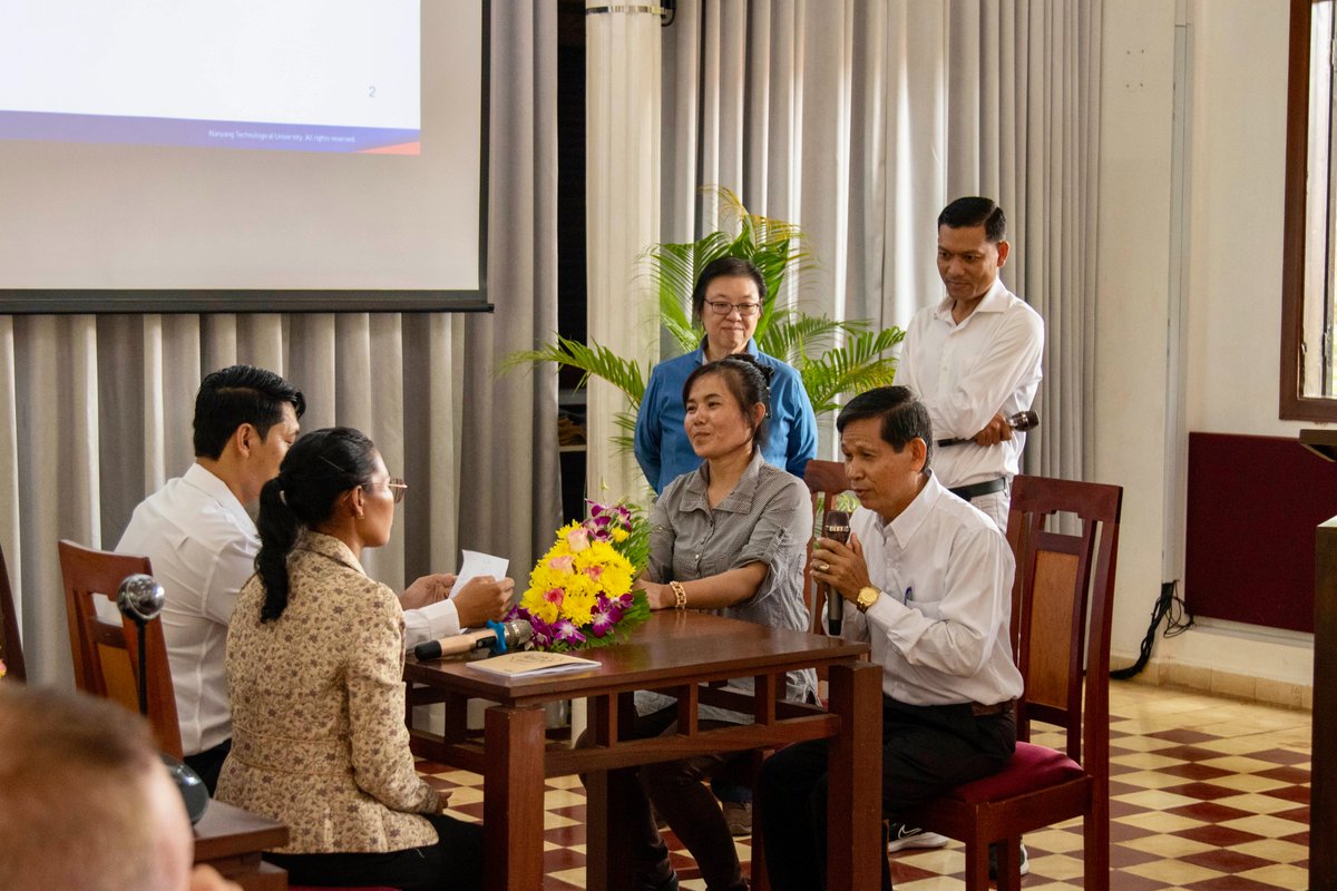 ckscambodia's tweet image. On Oct 17-18, #CKS held a #workshop, “Enhancing Information Access in Digital Libraries”, to provide participants with practical tools to overcome challenges to expand their library’s #digitalresources, foster community engagement, and provide reliable, evidence-based content.