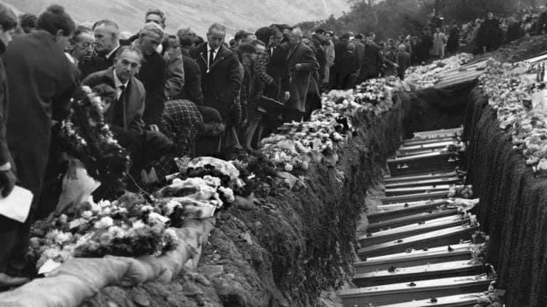 ChicagoTafia's tweet photo. 58 years ago today - On the 21st of October 1966, the Aberfan disaster occurred. 

116 children and 28 adults were killed as a coal tip landslide engulfed Pantglas School and other buildings.

It’s a scar that all Welsh people carry with them. 

Never forget the price of coal. https://t.co/5Mh30HpbV9