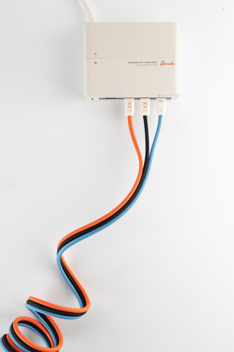 thecandysign's tweet image. 还在担心数据线的凌乱？还在担心充电头的累赘？

——其实收纳不只是收纳，你需要的是舒心和愉悦。整洁有序只是基础要求，极致的家，需要艺术组合。没有任何方案，比得上：小电拼+贴贴线。
10.22 明天，小电拼全球旅行版隆重登场，我们一起见面！