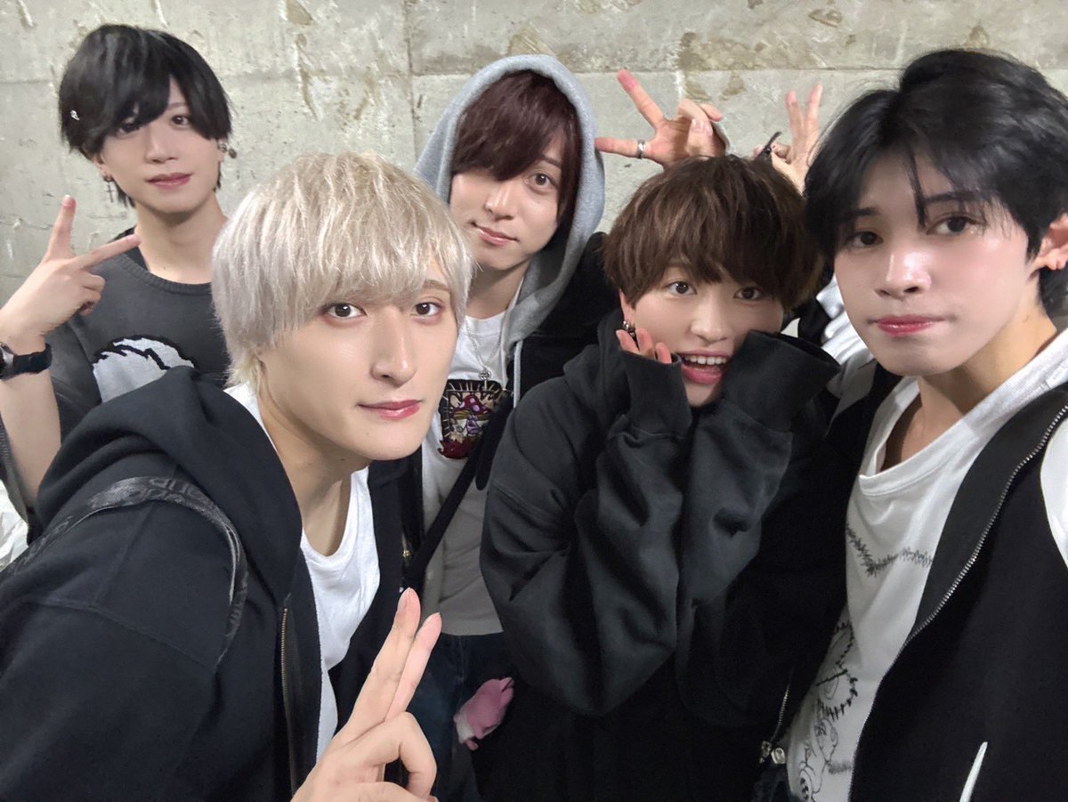 DEARLAND0331's tweet photo. 🦋ABBY’S COLLECTION Vol.49🦋
@ S.U.B TOKYO

ありがとうございました👑🩵

次回のライブは…

／
10/24(木)
YUKIYA REAL BIRTH DAY LIVE
@吉祥寺CLUB SEATA
です👑🏰
＼
ライブ▶️16:30-16:50
特典会▶️17:00-18:30

ぜひ遊びにきてください✨🩵
🎫 https://t.co/3n4L6KUTcX https://t.co/mngZhw3TFZ
