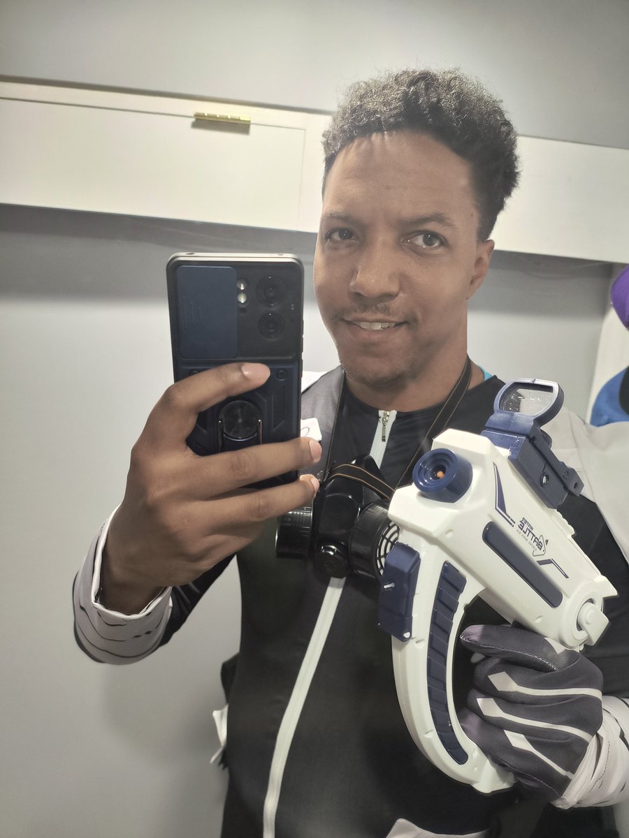 If you say me tag me. A thread. #newyorkcomiccon2024 #cosplay #blackcosplay #NYCC #anime #KaijuNo8 #HibinoKafka
Friday