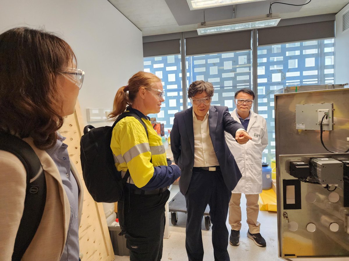 ARCNICEHUB's tweet photo. 🌱 Last Friday, we had the pleasure of hosting Altogether Group, where we showcased our urine-related research and lab innovations. 
Many thanks to Altogether Group for visiting and engaging with our research!

@arc_gov_au https://t.co/6n2esAelyK