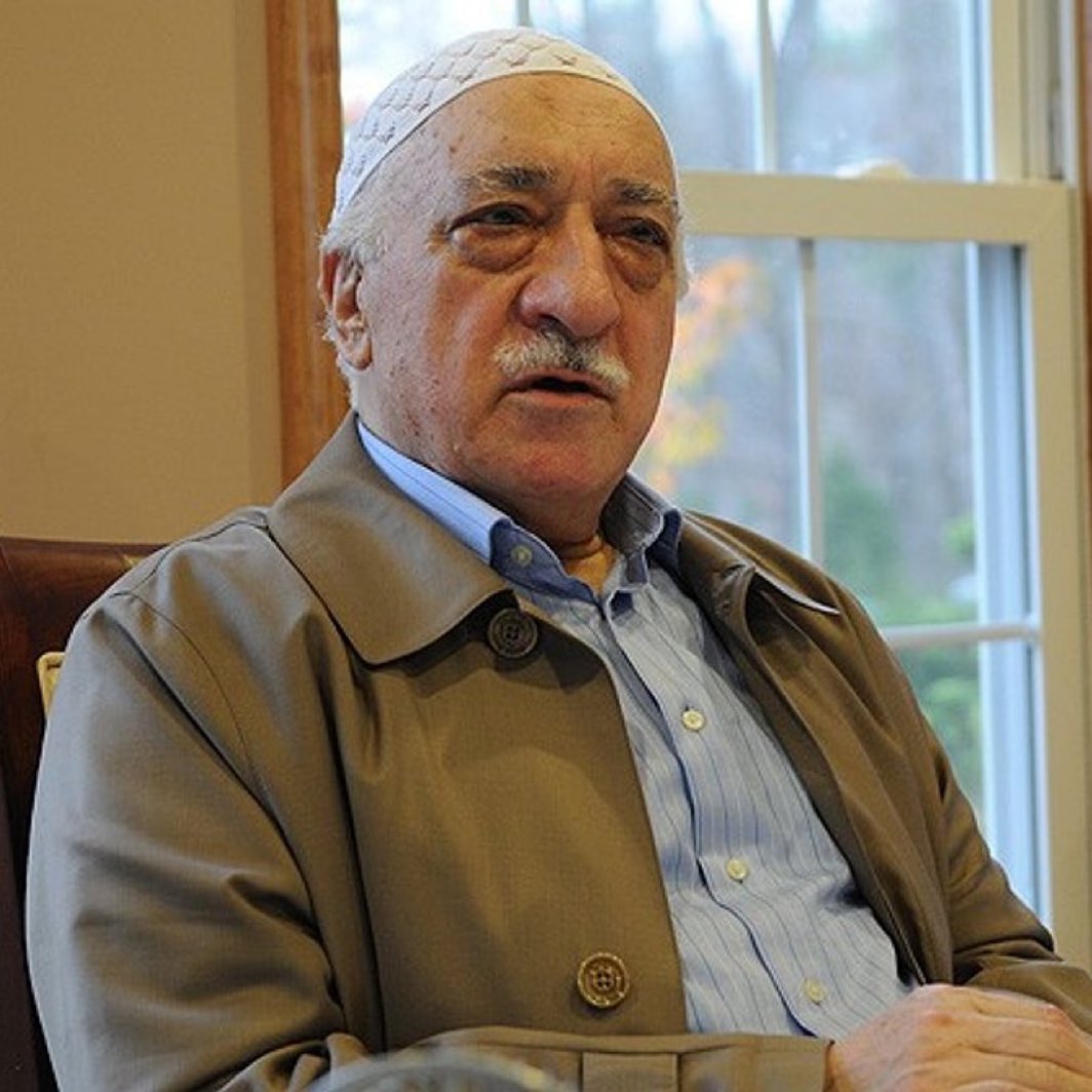 Fenerbahçe’mize kumpas kuran kahpe terör örgütünün sözde lideri Fethullah Gülen öldü.

Ateşi bol olsun!