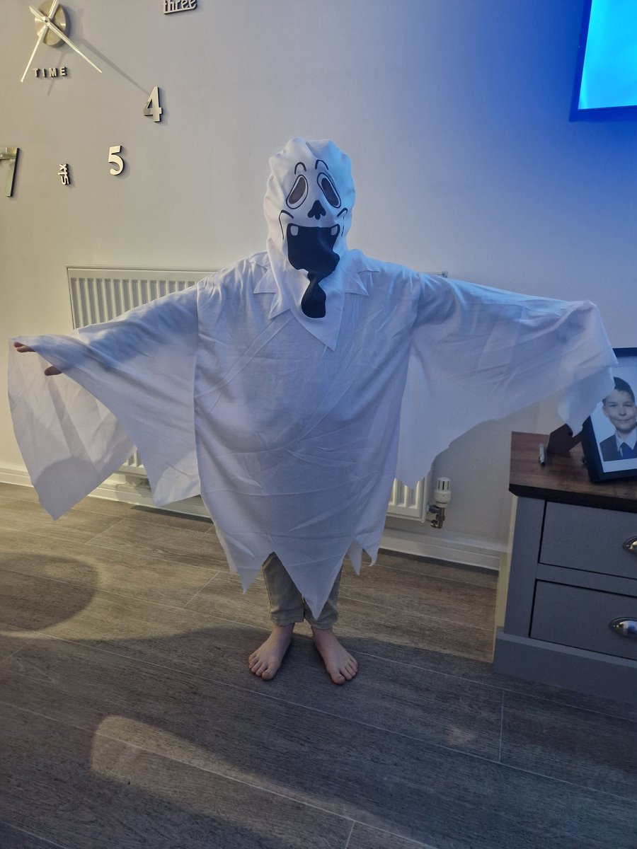 Zara Reid tweet media