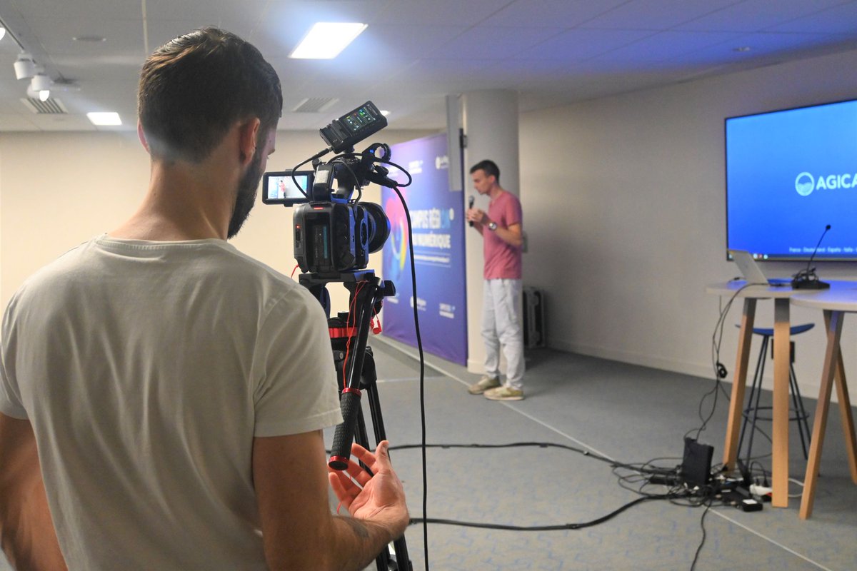 CSB_SCHOOL's tweet image. 🚀 Jeudi 17 octobre, nous avons organisé notre 2e CSB.TALKS. Geoffrey AGI, RSSI chez Agicap, a partagé son expertise sur les enjeux actuels de la cybersécurité. Son intervention a enrichi nos connaissances et inspiré tous les participants.

#CSBTalks #Cybersécurité #Innovation