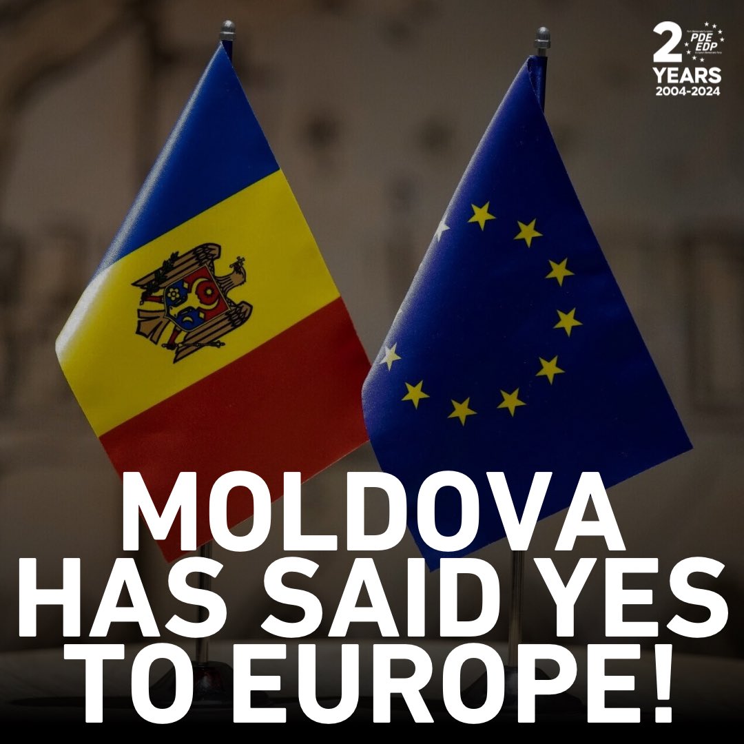 Thanks to the pro-European vote of the expatriates, the first projections on the constitutional referendum in #Moldova on EU membership have been overturned and the “yes” vote is actually winning by a narrow margin, with 50.08% of the vote. 
As European democrats, we express our