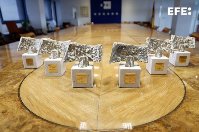 Se convocan los Premios Rey de España de Periodismo 2025 que conceden EFE y la AECID.

Los profesionales que quieran concurrir pueden presentar desde hoy y hasta el 21 de diciembre sus trabajos.
#PremiosReydeEspaña

efe.com/cultura/2024-1…