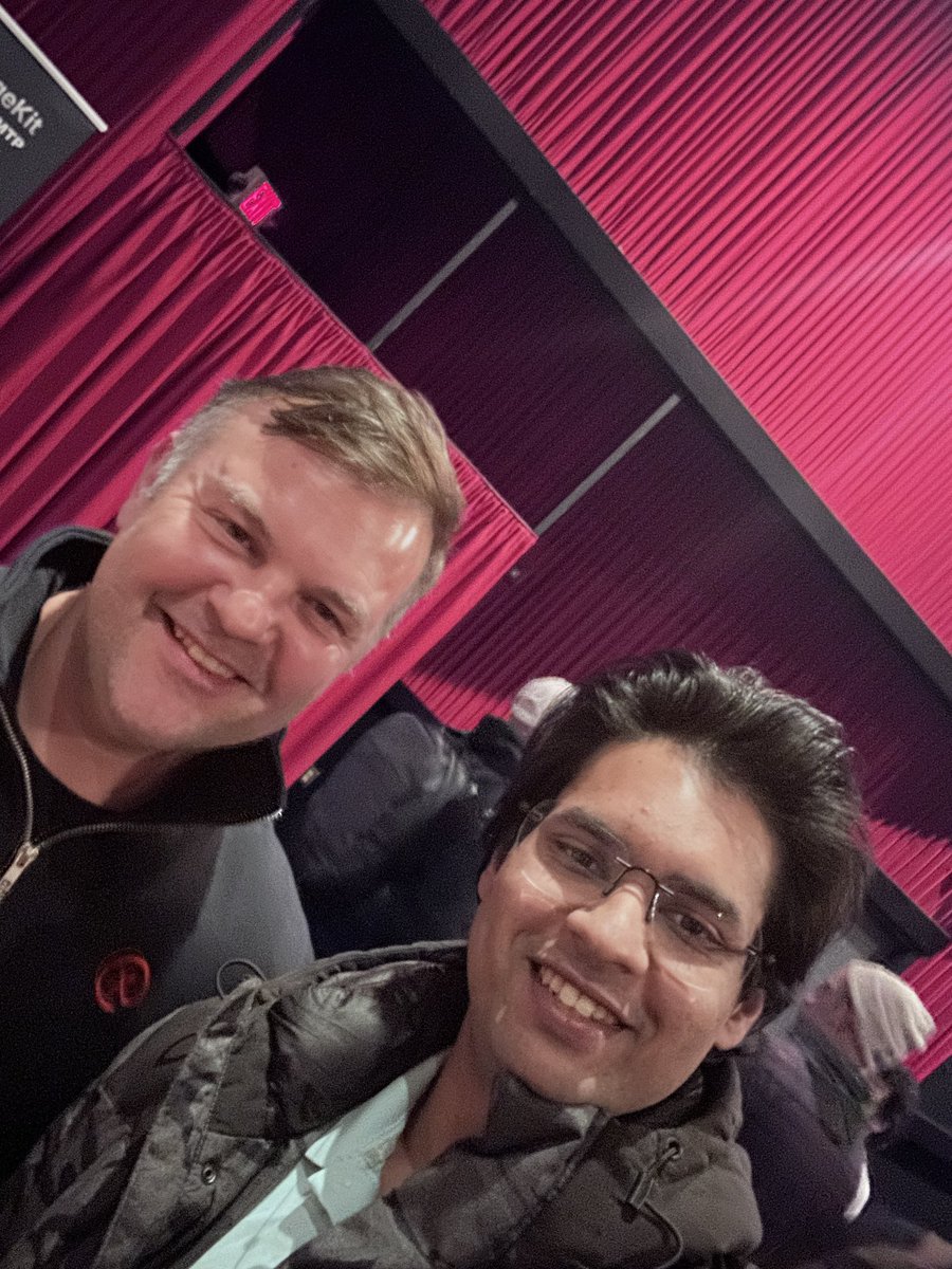 Pranav | prnv.eth | Recursively building tweet media