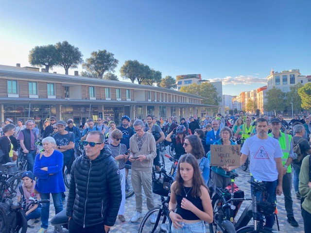 Près de 20 000 personnes ont participé à plus de 300 rassemblements en France ce samedi. Les cyclistes se sont très largement mobilisé.es partout en France pour rendre hommage à Paul et pour lutter contre les violences motorisées #stopviolencesmotorisées