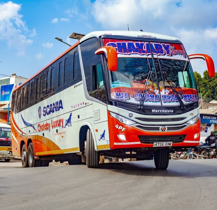 BusesDaily's tweet photo. #BREAKING_NEWS
Basi la Kampuni ya #CHAKABY_LUXURY aina ya #Scania_Marcopolo_G7 linalofanya safari zake kutoka Mwanza kwenda Jijini Mbeya leo majira ya saa 03:22 am limepata ajali katika Kijiji cha #Izazi Mkoani Iringa
Mpaka sasa hatujapokea taarifa ya kifo bali ni Majeruh Tu. https://t.co/6rfQNyKXe2