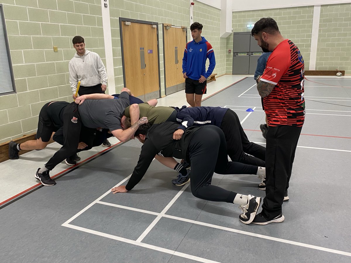 timpoole959's tweet image. Fantastic first day delivering WRU Level 2 - passionate, curious coaches, eager to learn new skills for the betterment of their players! “Building scrums via scrum triangles” - power on! 
⁦@WRU_Community⁩ #coachingStyles #coachingmethods #cachesselflearning #curiouscoaches
