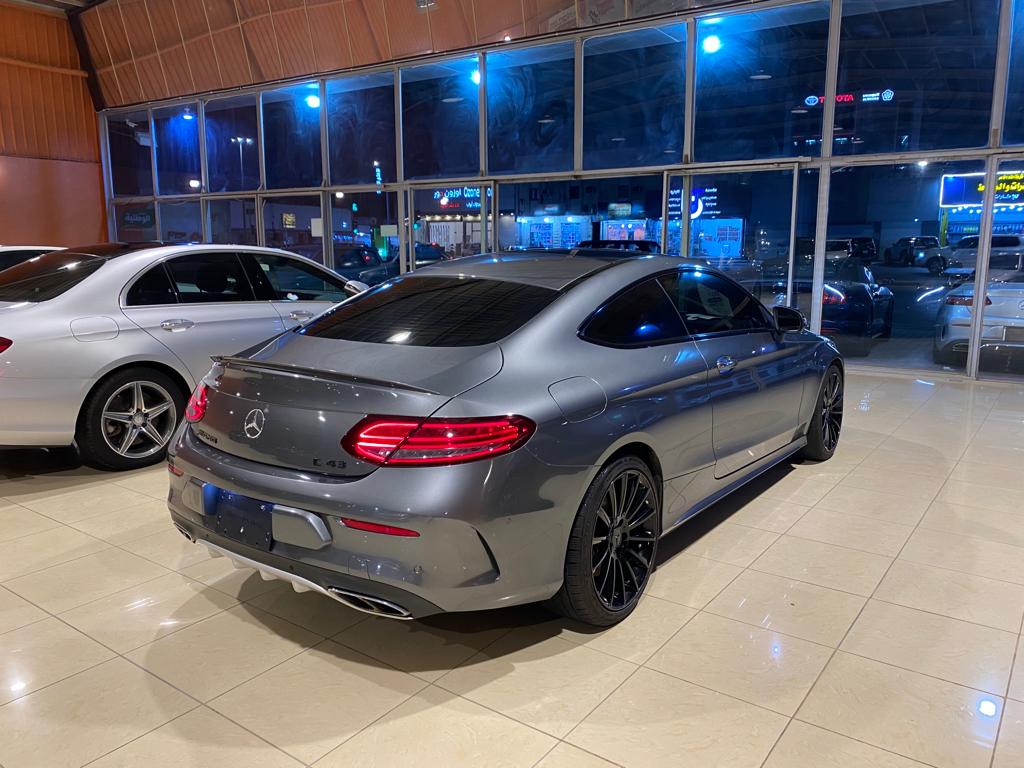الماركة:مرسيدس - بنز 
النوع: C 43 كوبيه 
الموديل:2017 
المحرك: 3.0L V6 
قوة الدفع:4matic 
اللون الخارجي:رصاصي 
اللون الداخلي:احمر 
الممشى:(77235) ميل فقط  
رقم الهيكل:F435354  
السعر(159000) ر.س فقط  
رابط السيارة:uvicars.com/car/3814
#يحيى_السنوار 
#الهلال_العين
