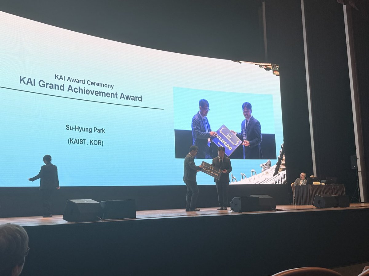 ICIS π¦ @cytokinesociety.bsky.social (@cytokinesociety) on Twitter photo #cytokines2024 Local Organizing Committee Secretary General Su-Hung Park is honored with the β¦<a href="/KAI_ImmuneNetw/">KAI_Immunology (λνλ©΄μνν)</a>β© KAI Grand Achievement Award at the opening session #KAI2024 in Seoul #cytokines2024 Local Organizing Committee Secretary General Su-Hung Park is honored with the β¦<a href="/KAI_ImmuneNetw/">KAI_Immunology (λνλ©΄μνν)</a>β© KAI Grand Achievement Award at the opening session #KAI2024 in Seoul