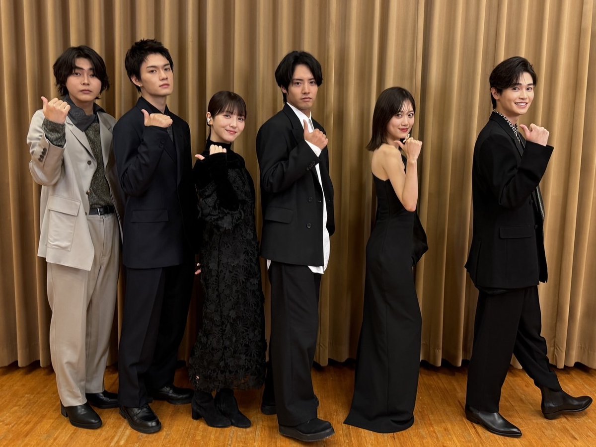 6uso_movie's tweet photo. ▇▅▂完成披露試写会 ▂▅▇

本日完成披露試写会が行われました🗣️

六嘘のキャスト6人と佐藤祐市監督が
映画の見どころや撮影秘話を語ってくれました！

公開をお楽しみに✨

🎥𝟏𝟏.𝟐𝟐 𝐅𝐫𝐢 𝐑𝐎𝐀𝐃𝐒𝐇𝐎𝐖
#六人の嘘つきな大学生
#浜辺美波 #赤楚衛二 #佐野勇斗
#山下美月 #倉悠貴 #西垣匠 https://t.co/kKAdY7O3ka