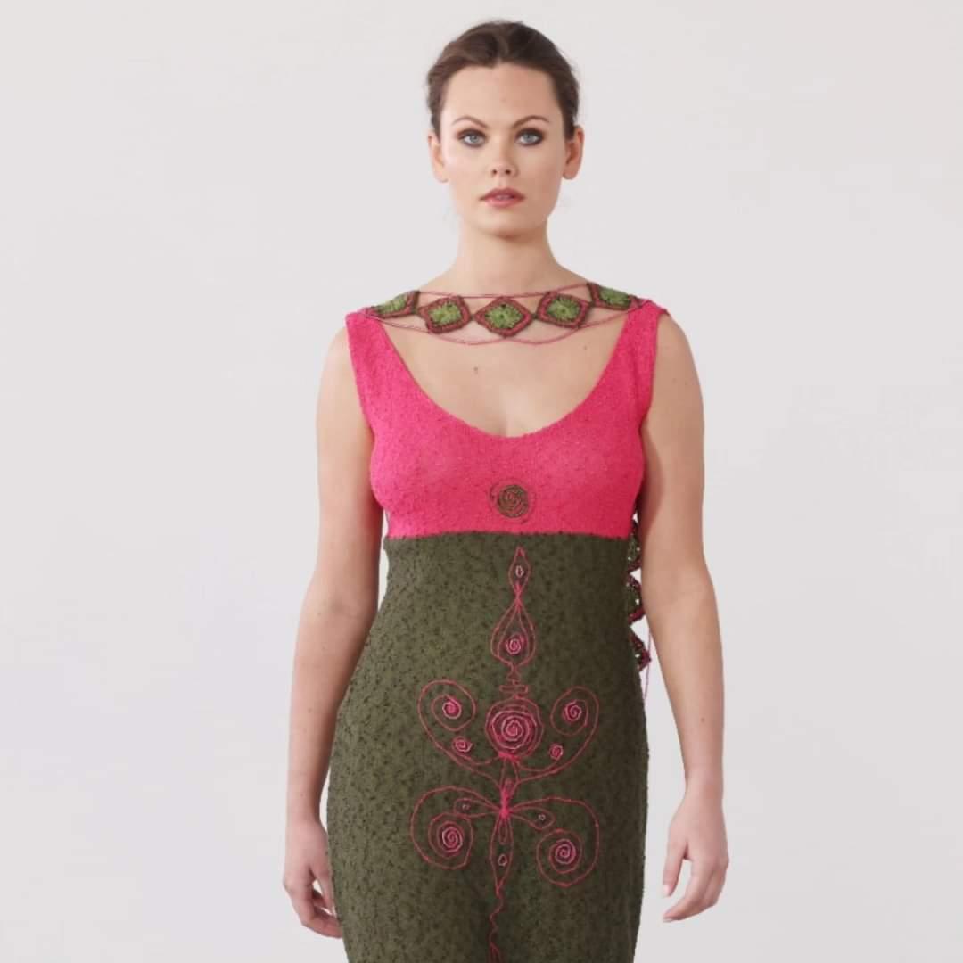 carolineknits's tweet image. It's still only October, but you have to plan ahead 🎄
#dress #newyearsparty #blacktiewedding #ballgown #occasionwear #knitwear #crochet #handbeaded #Irishfashion #Irishknitwear #madeinlimerick