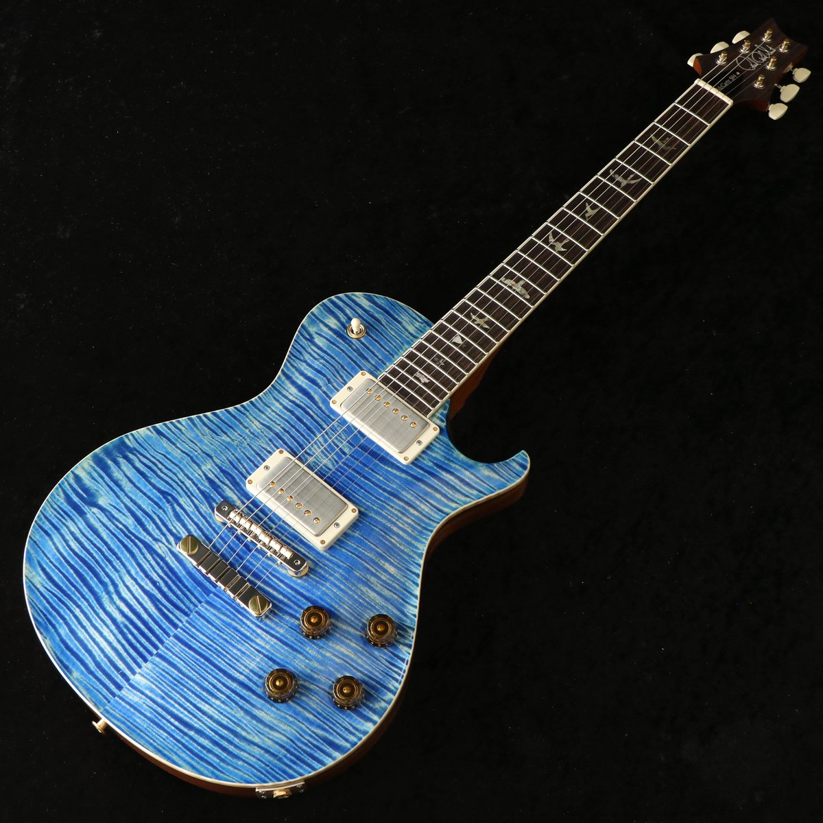 ishibashichamz's tweet photo. 【#PRSフロア】

McCarty 594 Singlecut 10Top Faded Blue Jeanが入荷👖✨

鮮やかなブルーのカラーリングとド派手なフレイムが強烈なインパクトを残す1本！ご検討はお早めに！！

▼詳細はコチラ
https://t.co/pbNvqOGdKM

#GETITPRS #PRS #McCarty594 #Singlecut https://t.co/RdNtIWaLH3