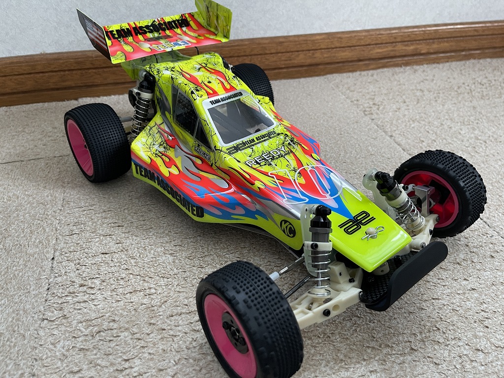 dryhop_ito's tweet photo. TEN4.1(2号車)完成しました!
見た目2WDでとてもカッコよい^^
#FactryWorks
#TEN4
#RC10
#GFORCE
#GDS0709L https://t.co/Bc8yOsRhHC