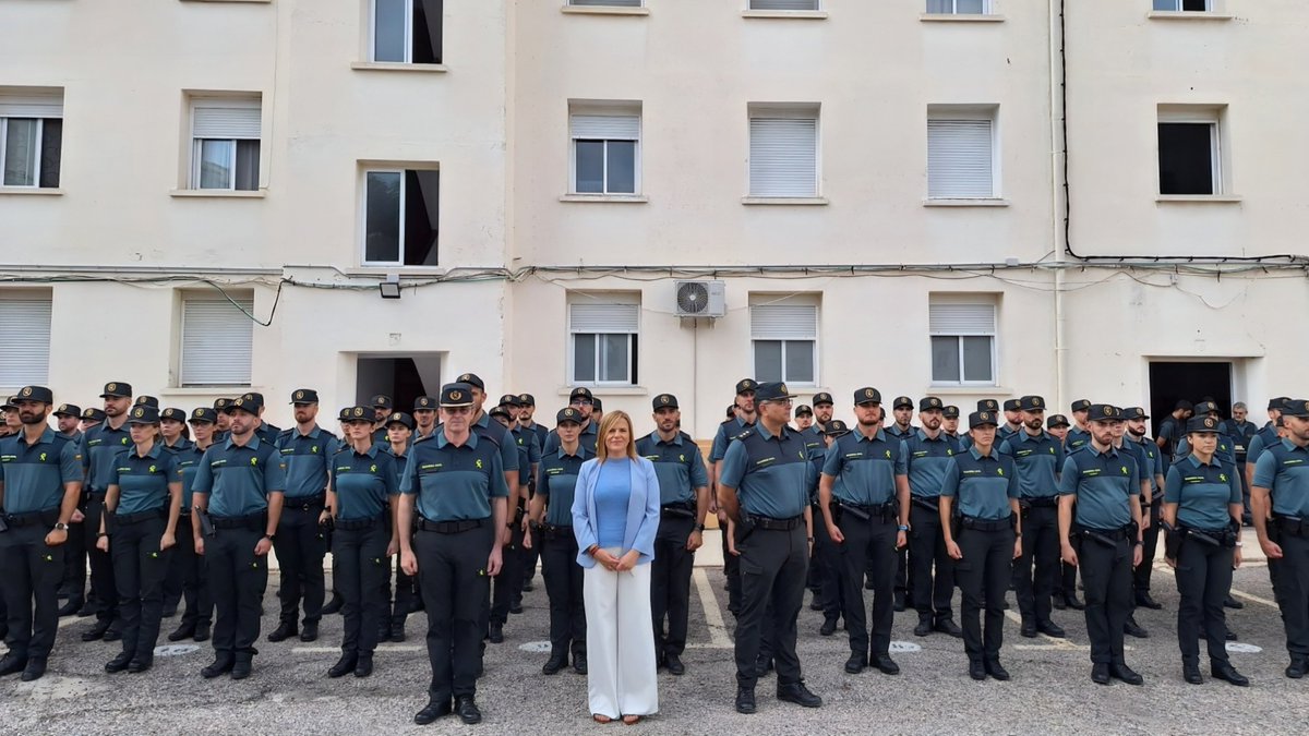 pilarbernabe's tweet photo. 🟢 Desde hoy 157 agentes en prácticas se incorporan a la @guardiacivil en Valencia.

🛑 La ciberdelincuencia, los delitos de odio, la seguridad en los municipios y la violencia machista son algunos de los retos que tienen por delante.

🤝 ¡Gracias por vuestra labor y profesionalidad!