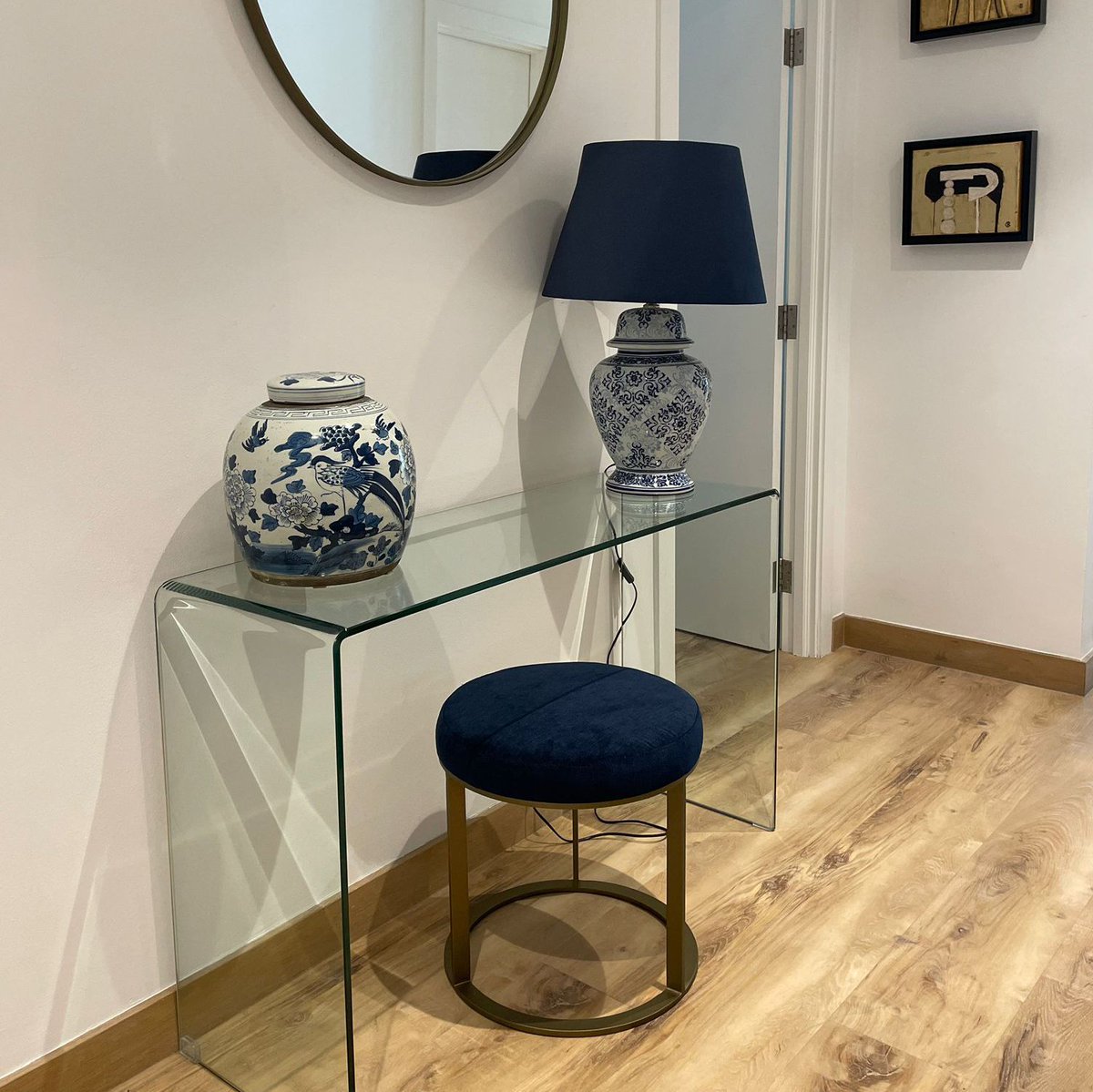 zalabadesign's tweet image. Modern furniture can completely transform your living space. Check out this interior design project in Dubai by @zalabadesign.💚 
#CustomizedFurniture #ModernDesign #DesignInspiration #DubaiInterior #MinimalDesign #ContemporaryLiving #LuxuryLiving #DubaiDesign #ZalabaDesign
