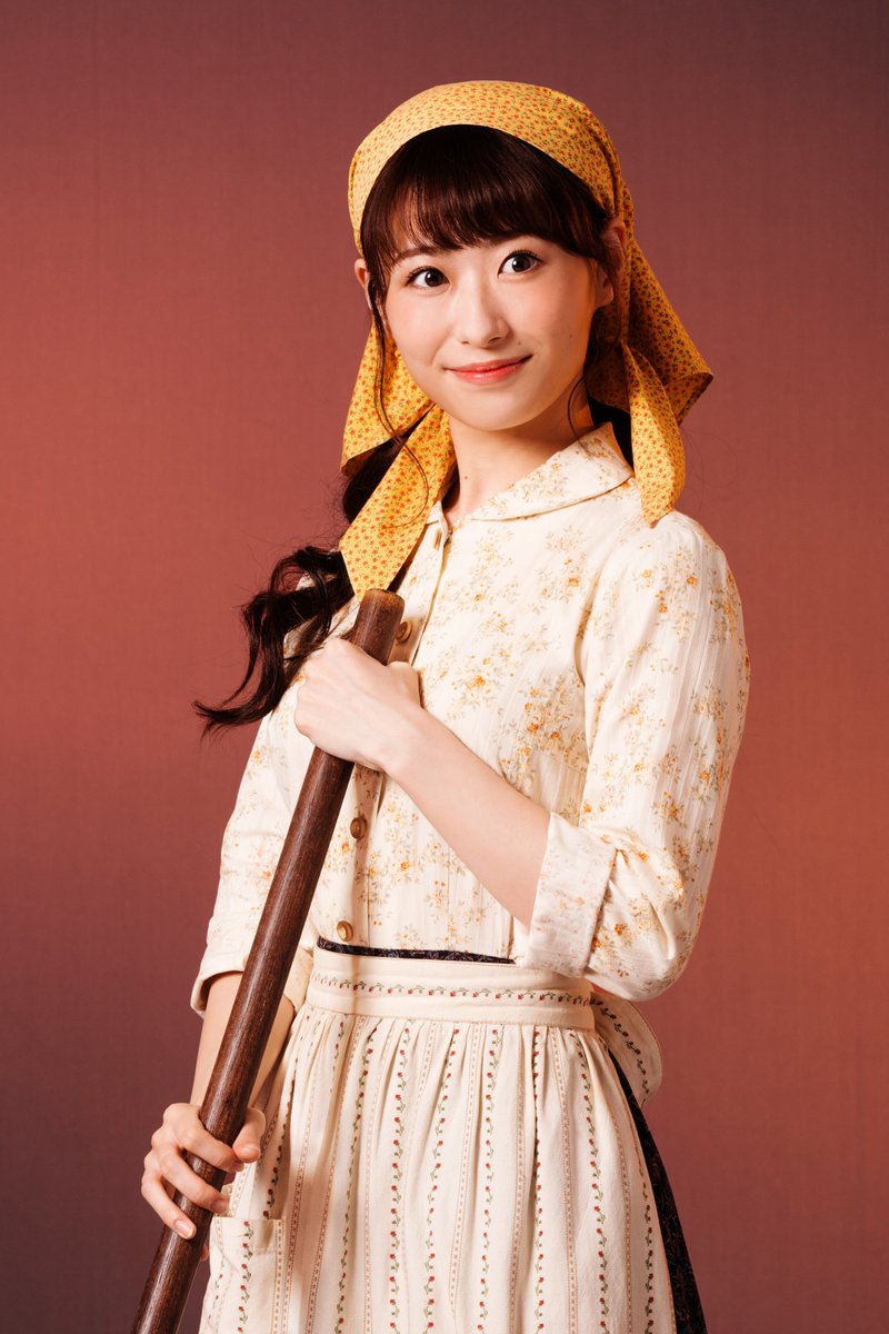 toho_stage's tweet photo. 明治座2025年3月公演 ミュージカル 
🎻『屋根の上のヴァイオリン弾き』

登場人物紹介④ホーデル：唯月ふうか

テヴィエ一家の次女。自分の考えを
ハッキリと言う活発な子。革命を志す
学生のパーチックと恋に落ちる。

📝コメント
https://t.co/DGjuMIGb92 https://t.co/CQe6Vy6FWT