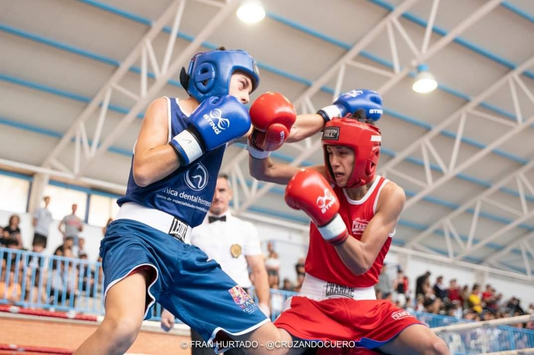 PalenciaAyto's tweet image. 🥊#Palencia albergará el #AbiertoNacionaldeClubes2024 con mayor participación de la historia, 82 clubes procedentes de 17 comunidades. Medio millar de #boxeadores se enfrentarán así del 28 de octubre al de 2 de noviembre por el oro #PabellónMarianoHaro. 
aytopalencia.es/noticia/palenc…